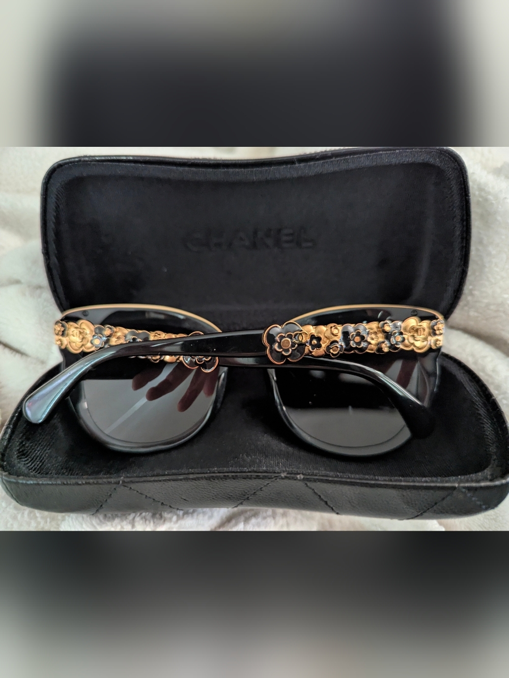 CHANEL Sunglasses Oversized Black & Gold Enameled NWOT CHANEL Case included - Picture 2 of 5